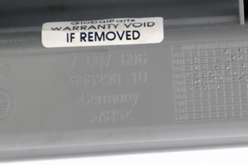 Abdeckung Front Außen Rechts Grau für BMW E60 E61 LCI mit Teilenummer 7007696 BMW E60 E61 LCI Abdeckung Front Außen Rechts Grau - SKU 7119836 - Teilenummer 7007696