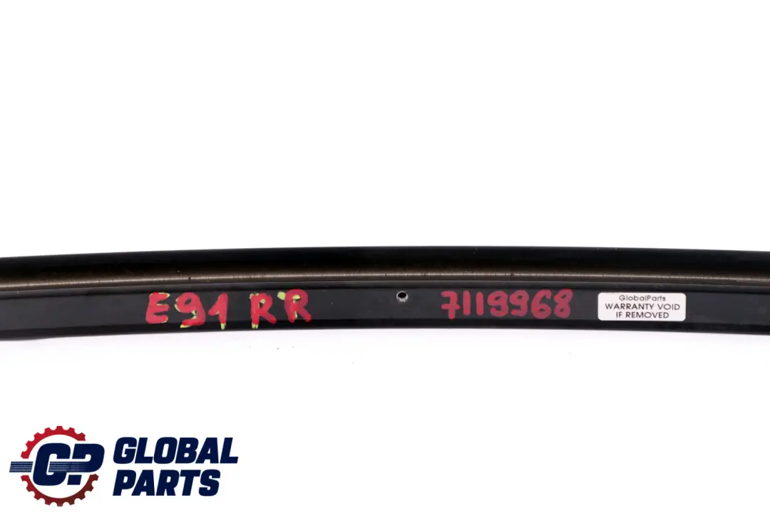 BMW E91 Cache De Guide De Vitre Arrière Droit Noir Mat - SKU 7119968 - Numéro de pièce 7119968
