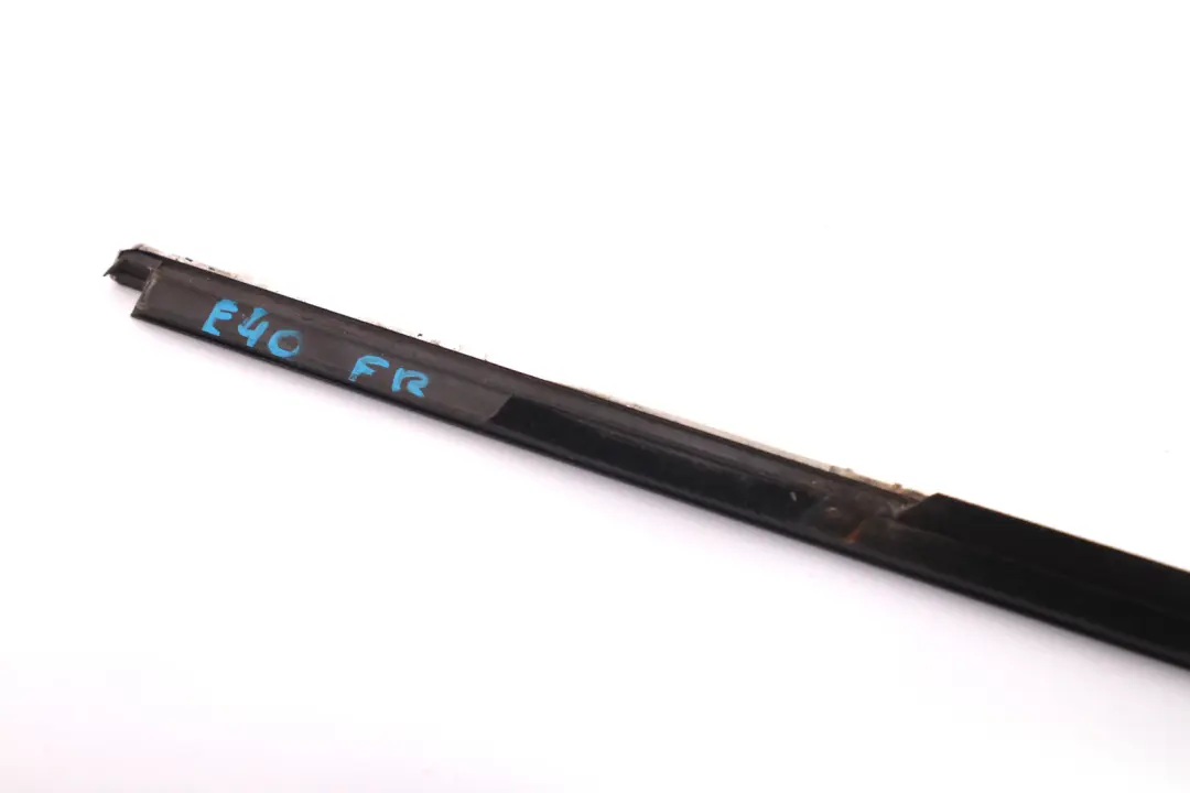 BMW E90 E91 Listwa Ozdobna Drzwi Prawy Przód Chrom - SKU 7119982 - Numer Części 7119982