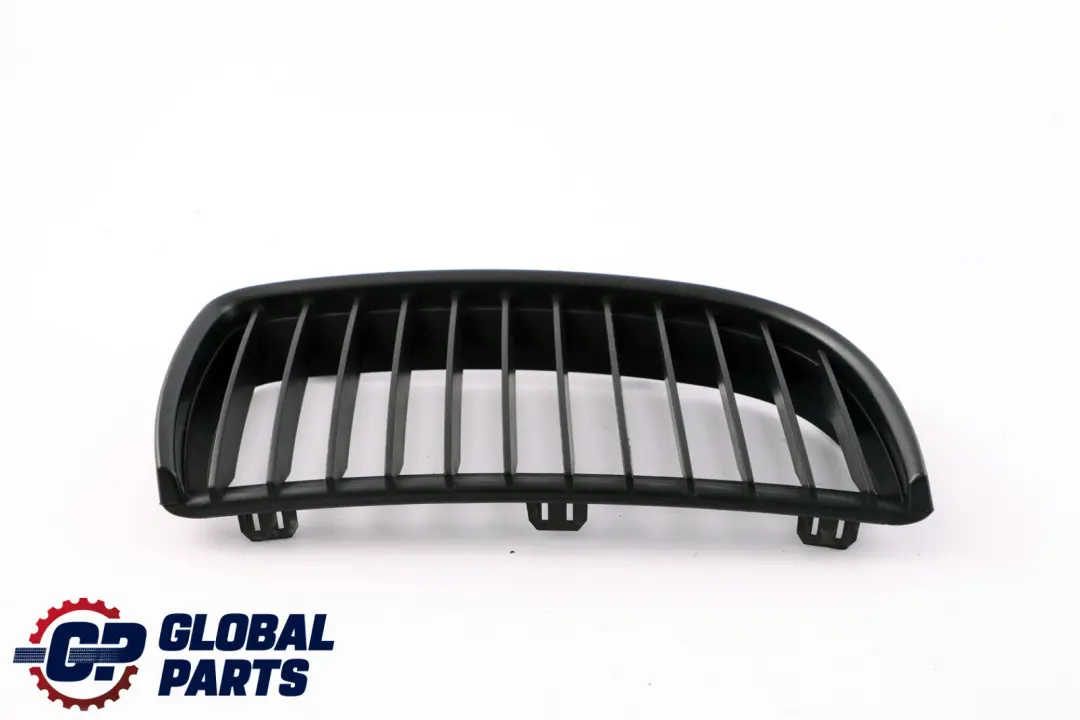Przednia Osłona Chłodnicy Grill Nerka Prawa Czarna do BMW E90 E91 o numerze 7120008 BMW E90 E91 Przednia Osłona Chłodnicy Grill Nerka Prawa Czarna - SKU 7120008-1 - Numer Części 7120008