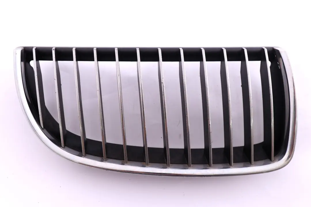 BMW E90 E91 parachoques delantero parrilla cromada marco derecho - SKU 7120010 - Número de pieza 7120010