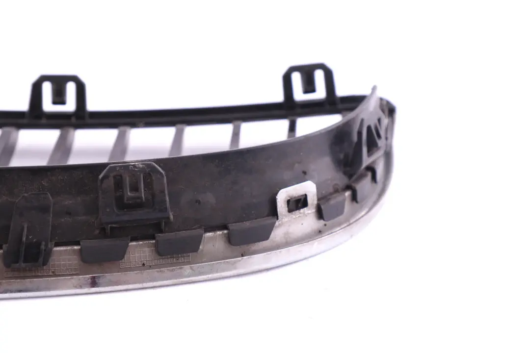 BMW E90 E91 parachoques delantero parrilla cromada marco derecho - SKU 7120010 - Número de pieza 7120010