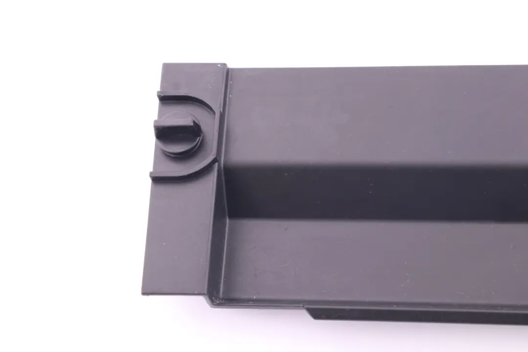 Sicherungs Halterung Handschuh Fach Abdeckung für BMW E90 E91 E92 E93 mit Teilenummer 51167120408 BMW E90 E91 E92 E93 Sicherungs Halterung Handschuh Fach Abdeckung - SKU 7120408 - Teilenummer 51167120408