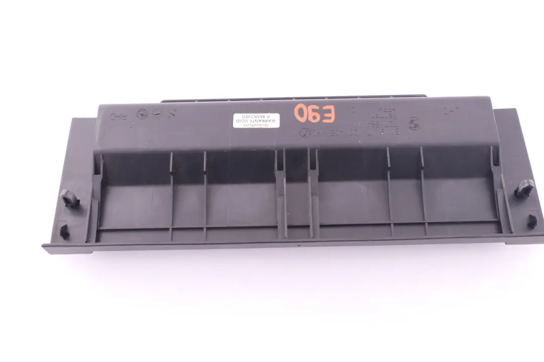 Soporte De Fusibles Tapa De La Guantera para BMW E90 E91 E92 E93 con número de pieza 51167120408 BMW E90 E91 E92 E93 Soporte De Fusibles Tapa De La Guantera - SKU 7120408 - Número de pieza 51167120408