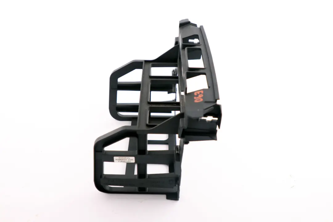 Ramka Stelaż Radia do BMW E90 E91 E92 LCI o numerze 7120414 BMW E90 E91 E92 LCI Ramka Stelaż Radia - SKU 7120414 - Numer Części 7120414