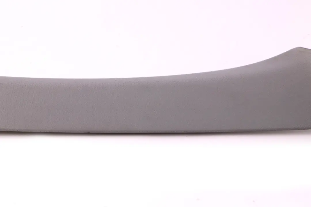 Tapa Columna A Derecha Trim Gris Alaska Grau 7058330 para BMW E87 E87N LCI con número de pieza 7120536 BMW E87 E87N LCI Tapa Columna A Derecha Trim Gris Alaska Grau 7058330 - SKU 7120536 - Número de pieza 7120536