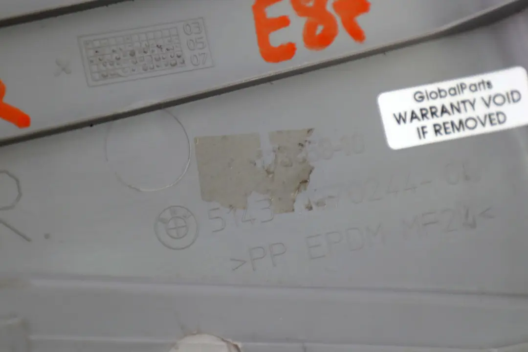 Osłona słupka prawa szara 7070244 do BMW 1 E87 o numerze 7120542 BMW 1 E87 Osłona słupka prawa szara 7070244 - SKU 7120542 - Numer Części 7120542