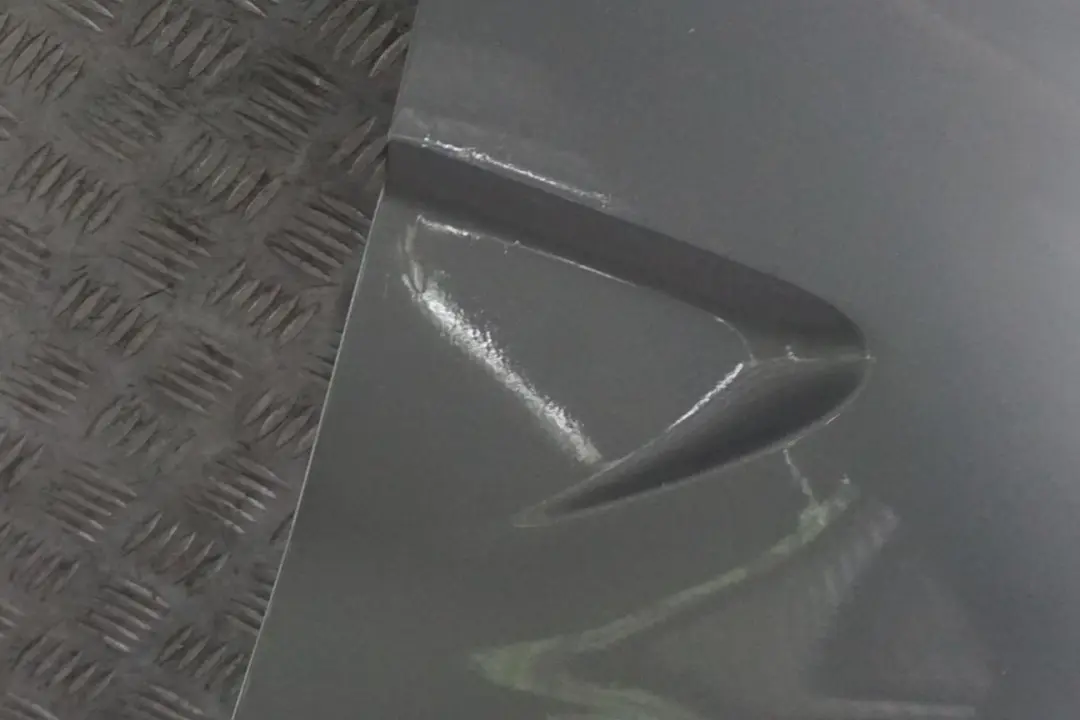 Seitenwand Vorne Links Kotflügel Sterlinggrau Sterling Grau - 472 für BMW X5 E53 mit Teilenummer 7121008 BMW X5 E53 Seitenwand Vorne Links Kotflügel Sterlinggrau Sterling Grau - 472 - SKU 7121008-STG - Teilenummer 7121008