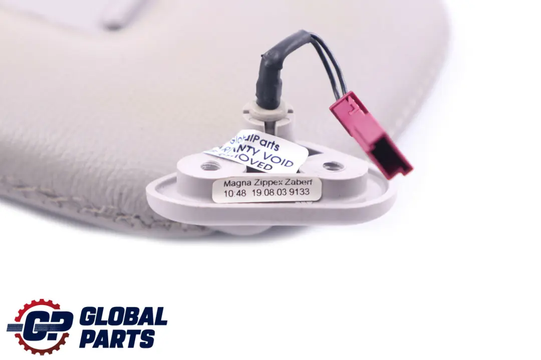 Sonnenblende Make-Up-Leuchte Links Himmelgrau für BMW 6 er E63 mit Teilenummer 7121011 BMW 6 er E63 Sonnenblende Make-Up-Leuchte Links Himmelgrau - SKU 7121011 - Teilenummer 7121011