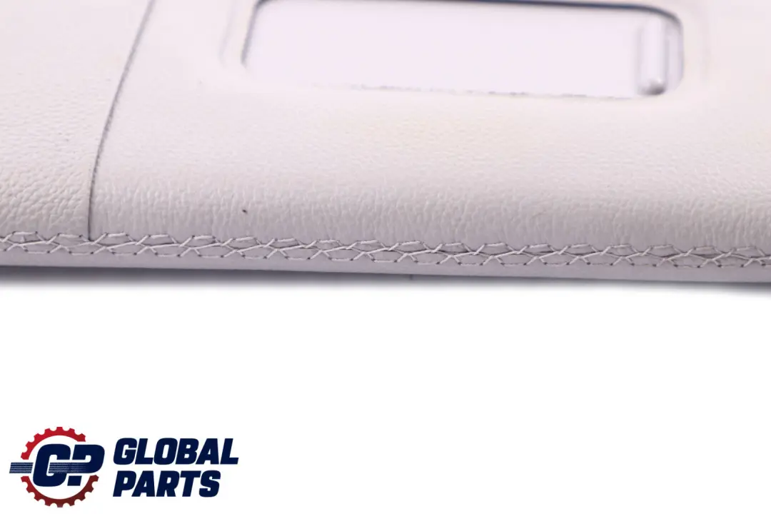 Sonnenblende Make-Up-Leuchte Links Himmelgrau für BMW 6 er E63 mit Teilenummer 7121011 BMW 6 er E63 Sonnenblende Make-Up-Leuchte Links Himmelgrau - SKU 7121011 - Teilenummer 7121011