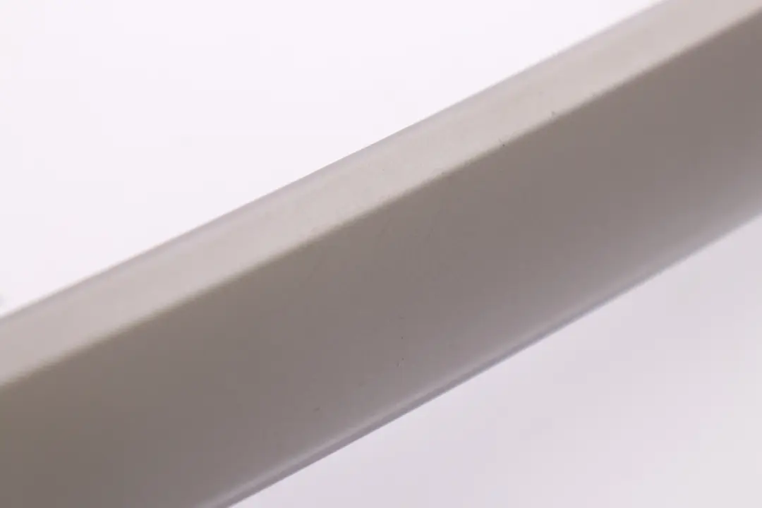 Striscia decorativa Trim porta anteriore sinistra Titan 90 7121473 per BMW 3 E90 E91 con numero di parte 6970555 BMW 3 E90 E91 Striscia decorativa Trim porta anteriore sinistra Titan 90 7121473 - SKU 7121473-1 - Numero di parte 6970555