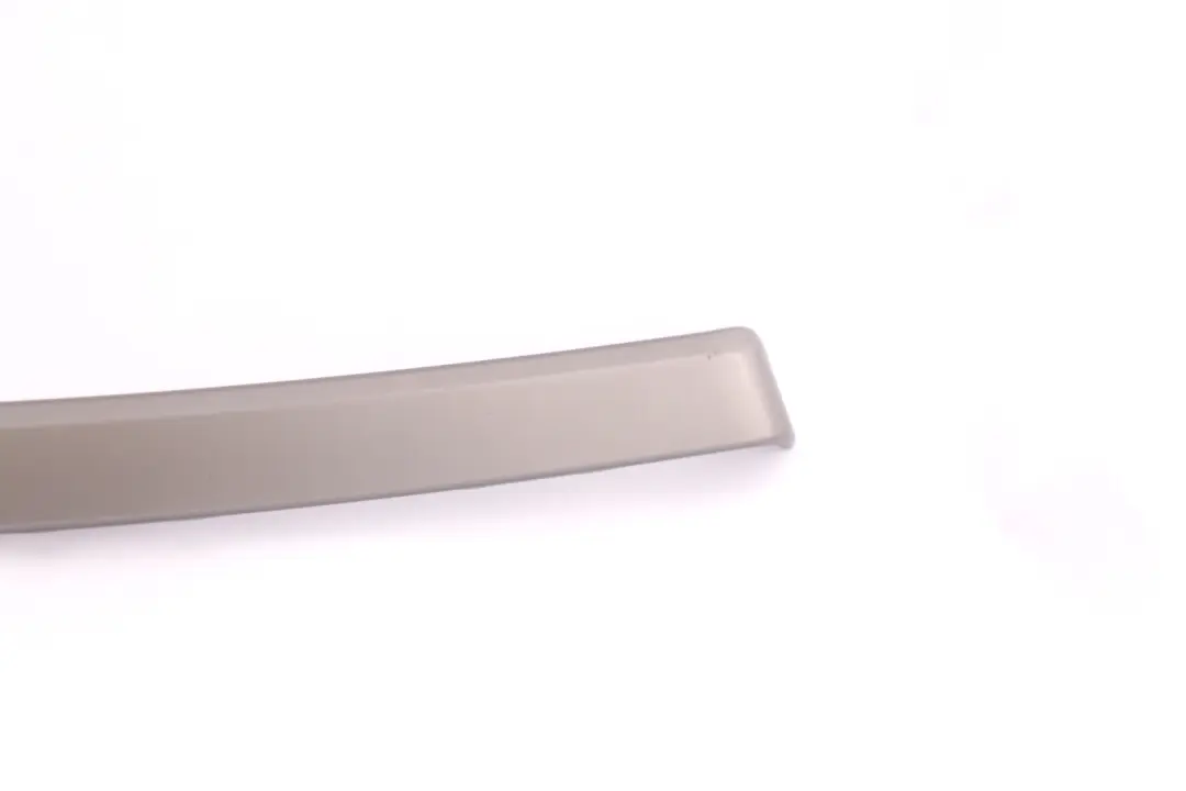 Decorative Strip Trim Puerta Delantera Izquierda Titan 90 para BMW E90 E91 con número de pieza 7121473 BMW E90 E91 Decorative Strip Trim Puerta Delantera Izquierda Titan 90 - SKU 7121473-7 - Número de pieza 7121473