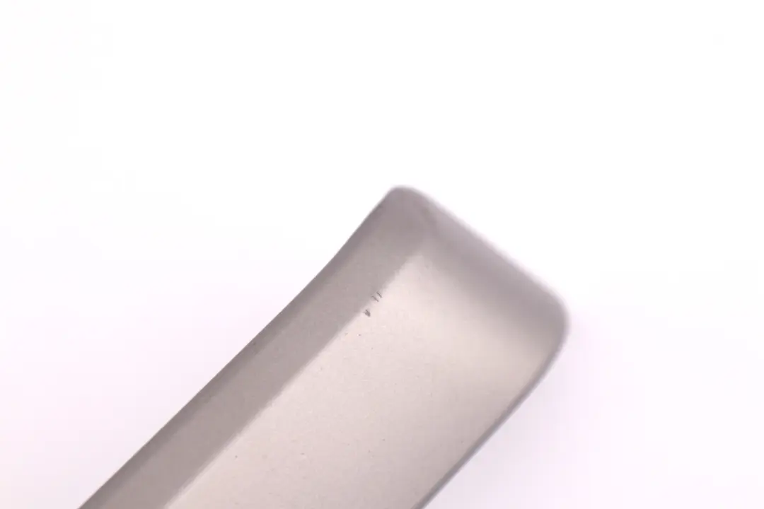 Moulure Porte avant Gauche Titan 90 pour BMW E90 E91 à propos du numéro de pièce 7121473 BMW E90 E91 Moulure Porte avant Gauche Titan 90 - SKU 7121473-7 - Numéro de pièce 7121473