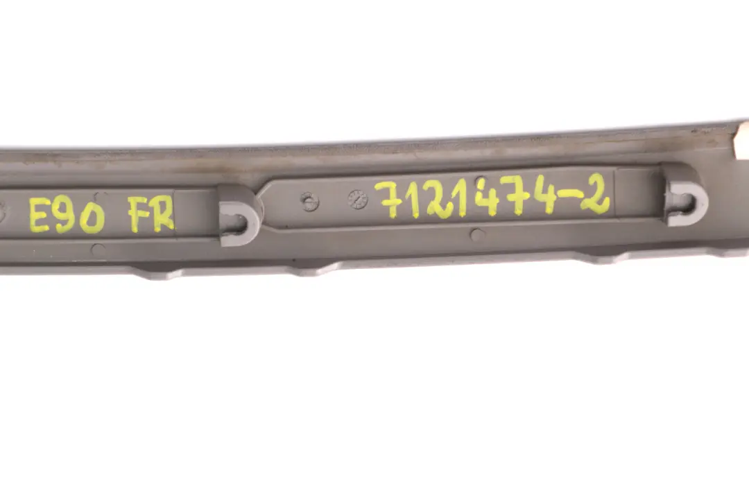 Moldura Decorativa Puerta Delantera Derecha Titan 90 Plata para BMW Serie 3 2 E90 E91 con número de pieza 7121474 BMW Serie 3 2 E90 E91 Moldura Decorativa Puerta Delantera Derecha Titan 90 Plata - SKU 7121474-2 - Número de pieza 7121474