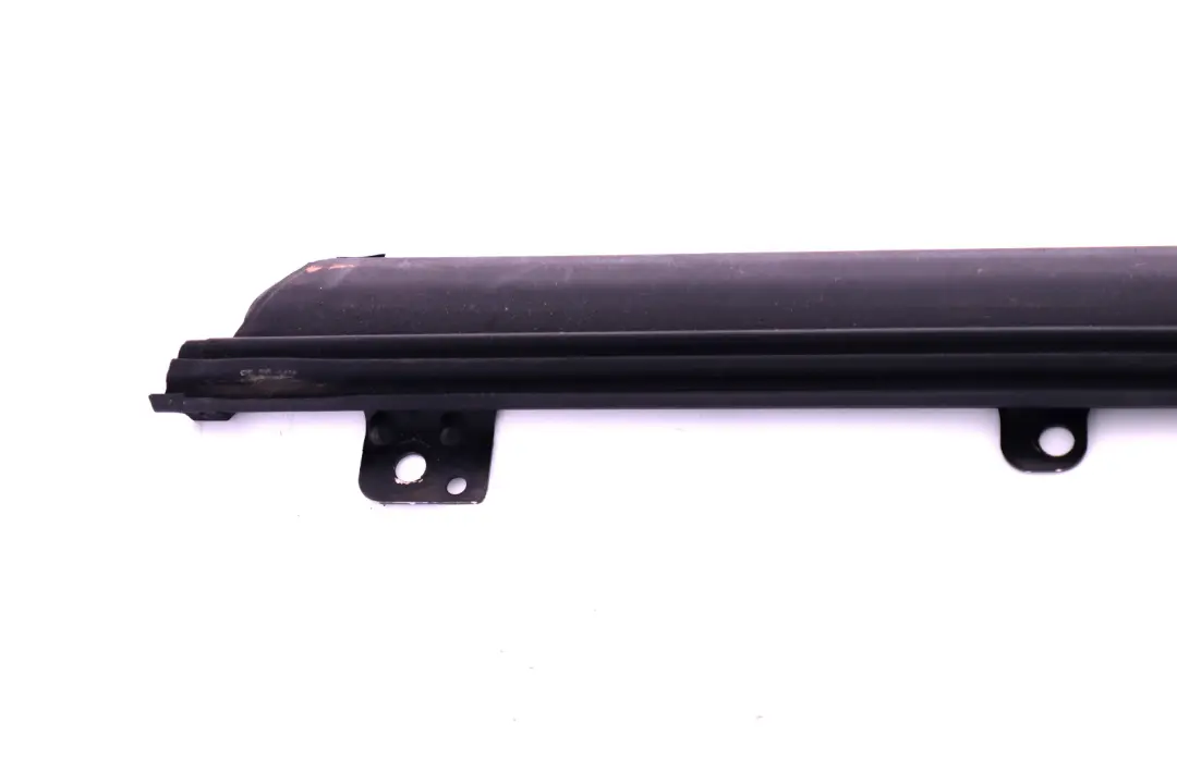 Guarnizione Anteriore Sinistra per Mini Cabrio R52 con numero di parte 7121573 Mini Cabrio R52 Guarnizione Anteriore Sinistra - SKU 7121573 - Numero di parte 7121573