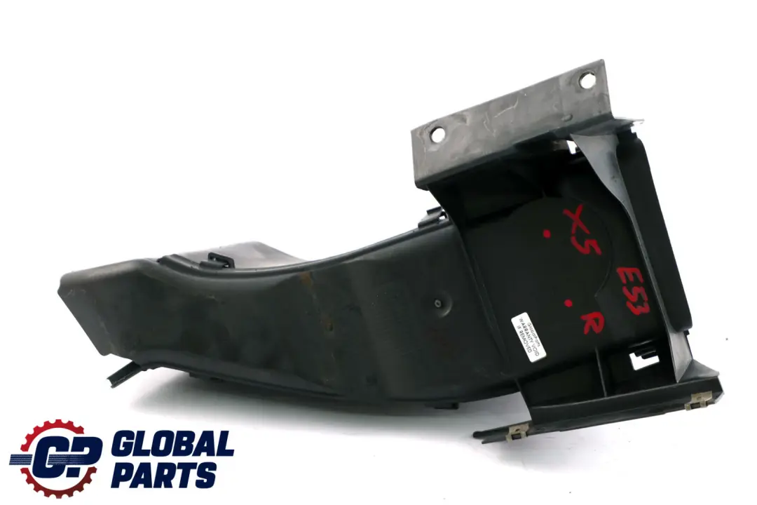 Condotto aria freni anteriore destro per BMW X5 E53 con numero di parte 7121616 BMW X5 E53 Condotto aria freni anteriore destro - SKU 7121616 - Numero di parte 7121616
