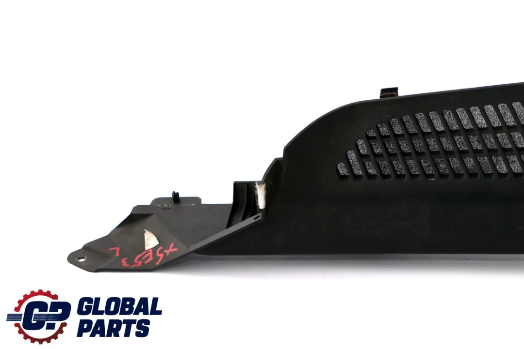 Lateral Trunk Floor Vent Louvre Left N/S Black 7114357 to BMW X5 Series E53 with Part number 7122029 BMW X5 Series E53 Lateral Trunk Floor Vent Louvre Left N/S Black 7114357 - SKU 7122029 - Part number 7122029