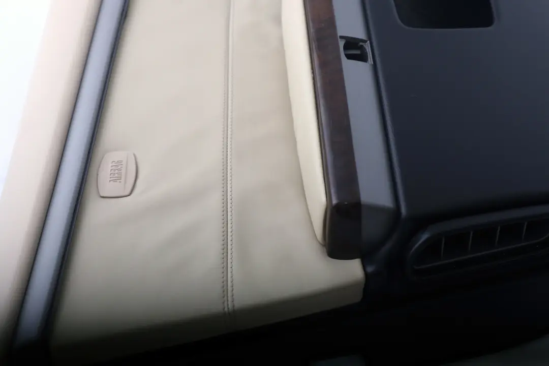 7er-Reihe E65 Türverkleidung Leder vorn links CREAMBEIGE 5141 für BMW mit Teilenummer 7122385 BMW 7er-Reihe E65 Türverkleidung Leder vorn links CREAMBEIGE 5141 - SKU 7122385 - Teilenummer 7122385