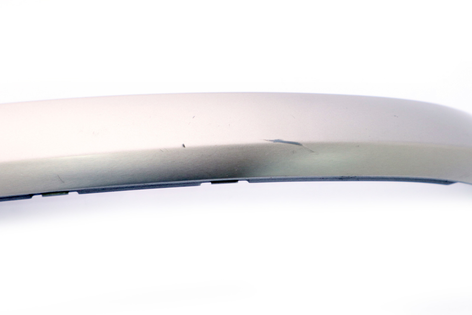 Couverture Arrière Gauche Titane Argent Pour BMW X5 E53 - Référence OEM 8262813 / 7122431 - Occasion