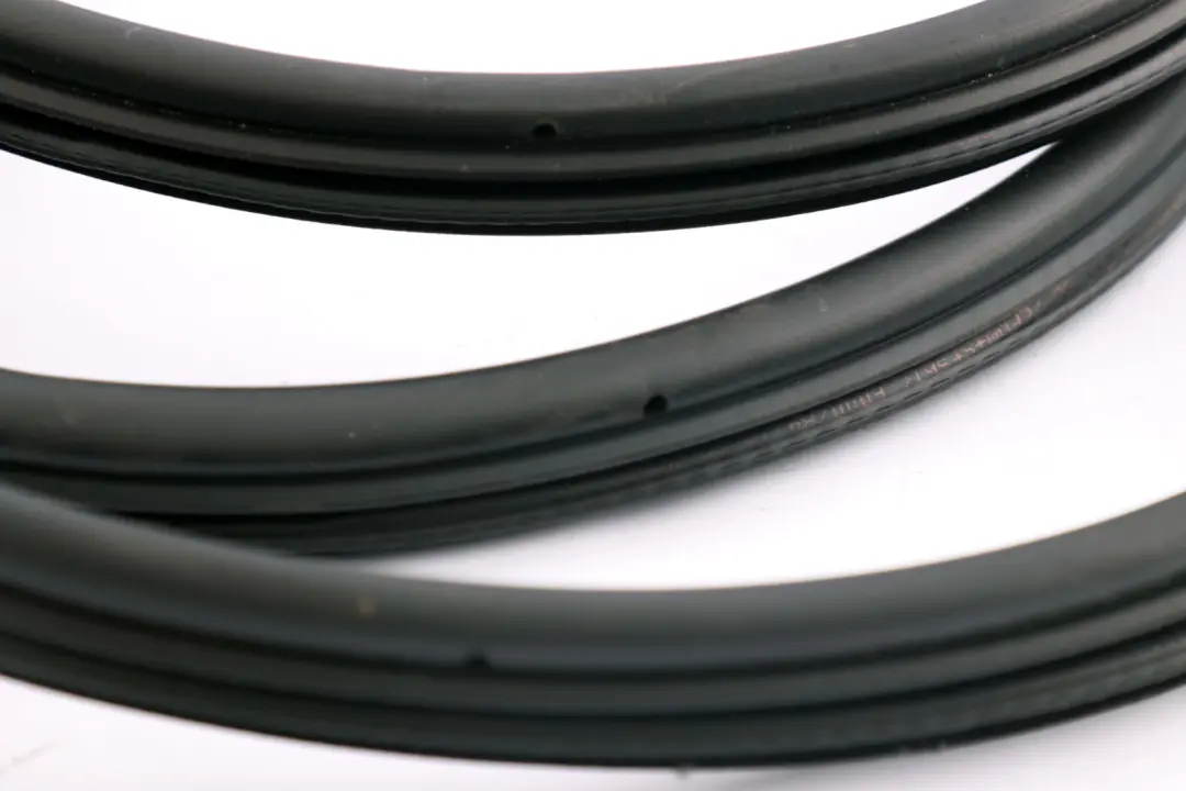 Door Seal Edge Protection Weatherstrip Sealing to BMW 5 Series E60 E61 Rear with Part number 7122434 BMW 5 Series E60 E61 Rear Door Seal Edge Protection Weatherstrip Sealing - SKU 7122434 - Part number 7122434