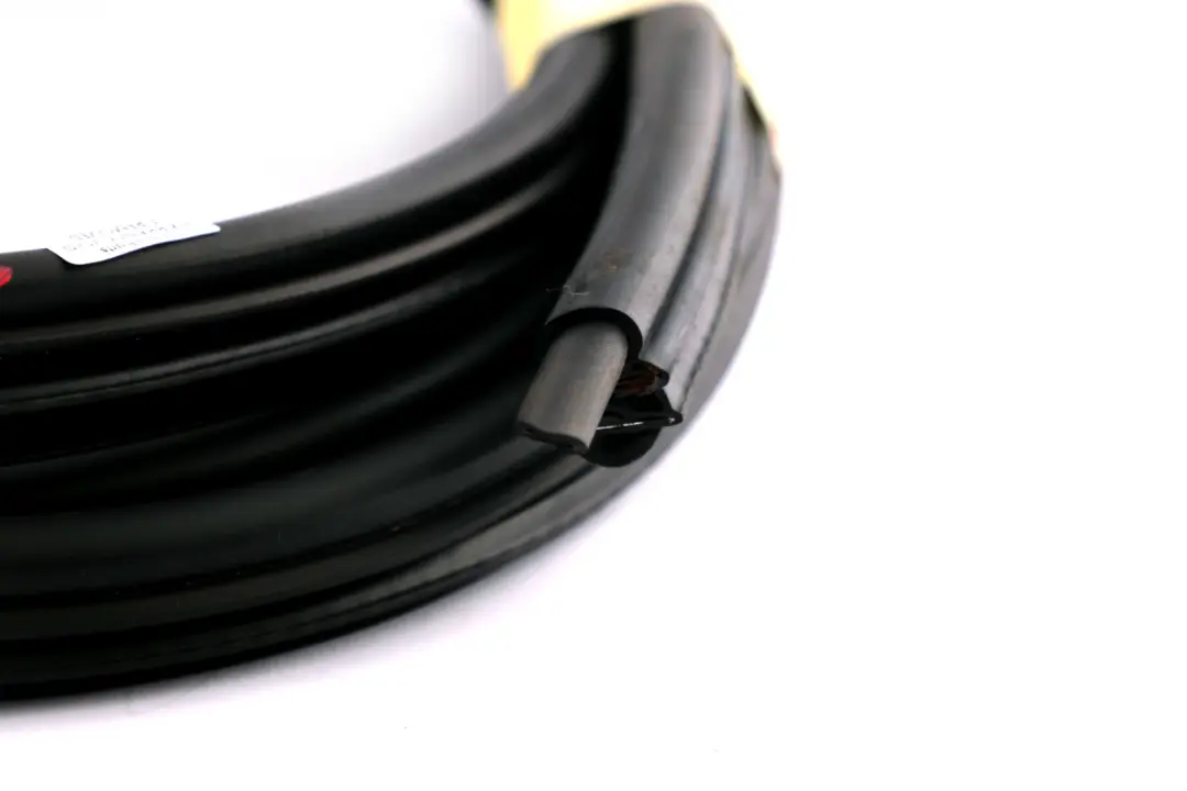 BMW 5 Series E60 E61 Rear Door Seal Edge Protection Weatherstrip Sealing - SKU 7122434 - Part number 7122434