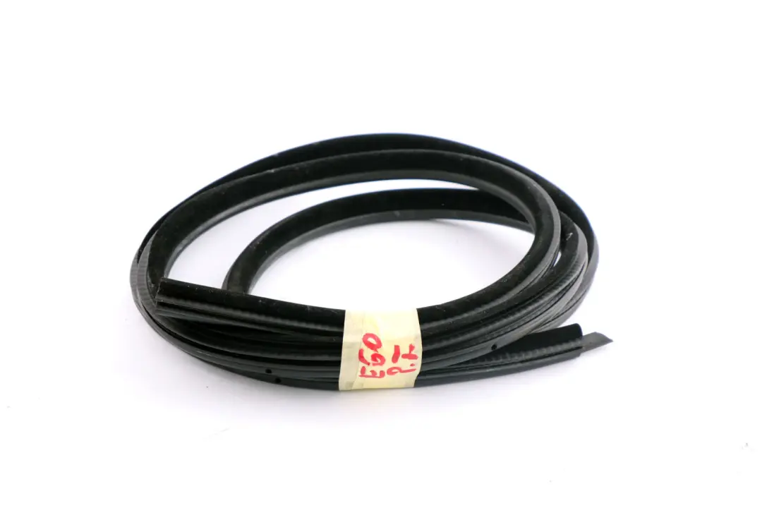 Door Seal Edge Protection Weatherstrip Sealing to BMW 5 Series E60 E61 Rear with Part number 7122434 BMW 5 Series E60 E61 Rear Door Seal Edge Protection Weatherstrip Sealing - SKU 7122434 - Part number 7122434