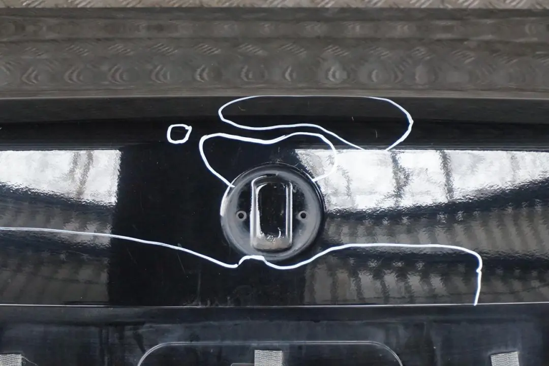 Trunk Boot Lid Tailgate Schwarz 2 Black - 668 to BMW 5 Series E60 with Part number 7122441 BMW 5 Series E60 Trunk Boot Lid Tailgate Schwarz 2 Black - 668 - SKU 7122441-SCH - Part number 7122441