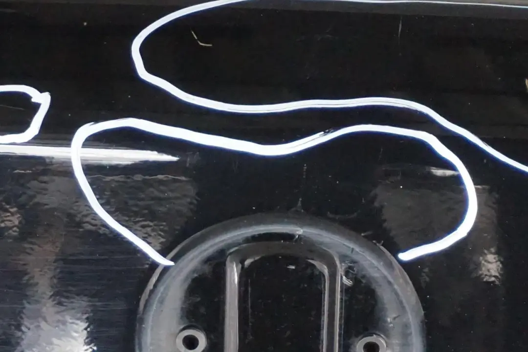 Klapa pokrywa bagażnika tylna schwarz II do BMW E60 o numerze 7122441 BMW E60 Klapa pokrywa bagażnika tylna schwarz II - SKU 7122441-SCH - Numer Części 7122441