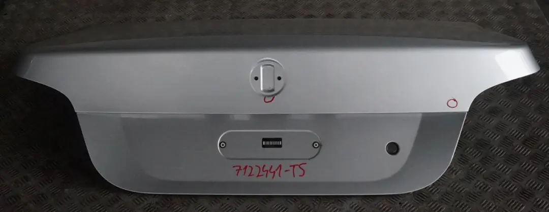 Trunk Boot Lid Tailgate Titansilber Silver Metallic - 354 to BMW 5 Series E60 with Part number 7122441 BMW 5 Series E60 Trunk Boot Lid Tailgate Titansilber Silver Metallic - 354 - SKU 7122441-TS - Part number 7122441