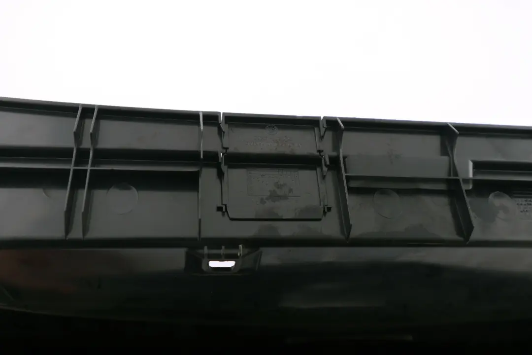 Blende Ladekante Gepäckraumboden hinten für BMW 1 er E81 E87 E87N LCI mit Teilenummer 7123335 BMW 1 er E81 E87 E87N LCI Blende Ladekante Gepäckraumboden hinten - SKU 7123335 - Teilenummer 7123335