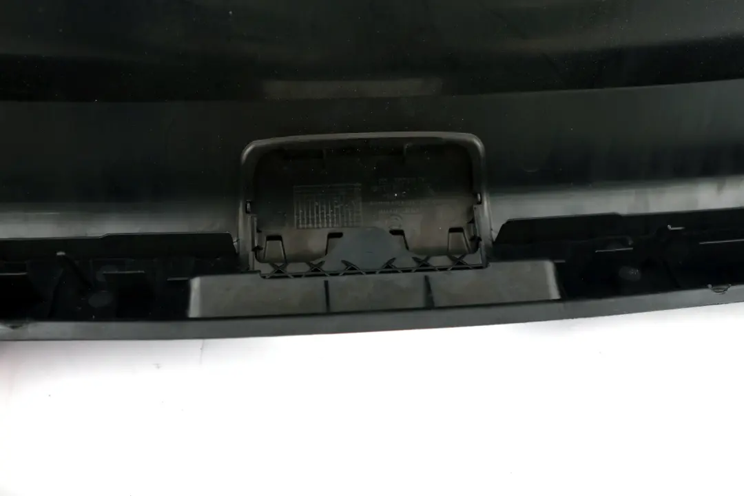 Loading Sill Cover Back Boot Panel Trim para BMW E81 E87 E87N LCI con número de pieza 7123335 BMW E81 E87 E87N LCI Loading Sill Cover Back Boot Panel Trim - SKU 7123335 - Número de pieza 7123335