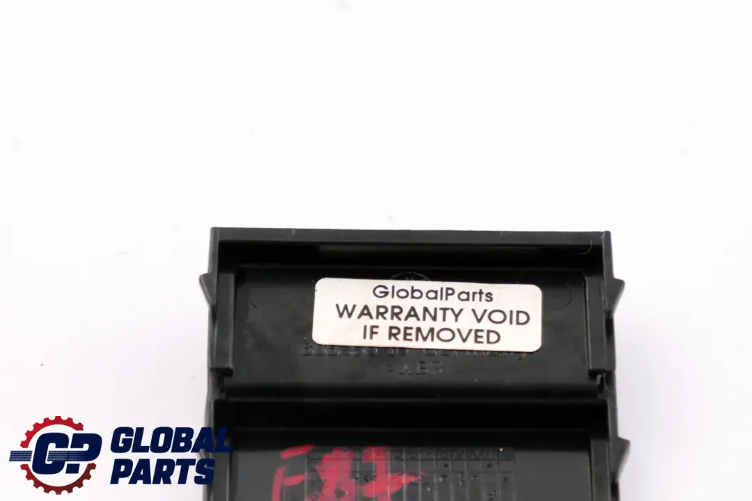 BMW E81 E87 E87N Couvercle LCI Fixation filetée pour arceau de sécurité - SKU 7123337 - Numéro de pièce 7123337