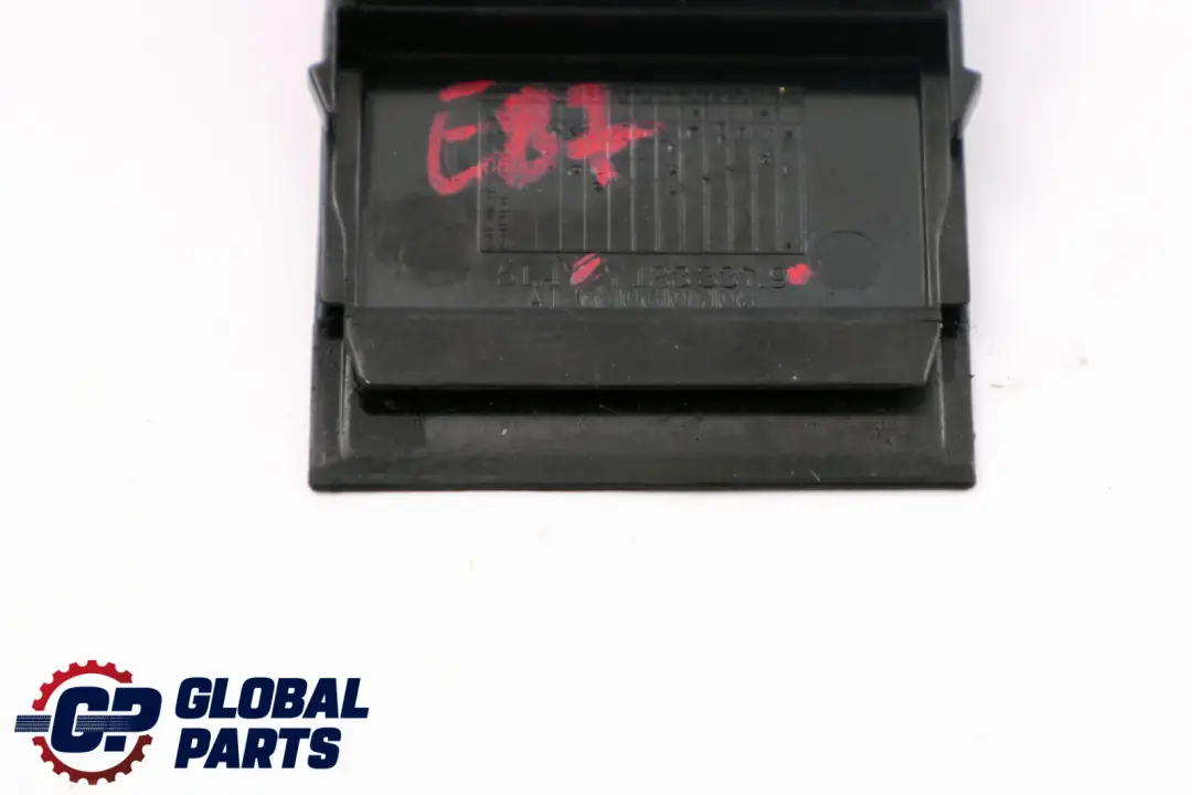 Abdeckung Verschraubung Überrollbügel für BMW E81 E87 E87N LCI mit Teilenummer 7123337 BMW E81 E87 E87N LCI Abdeckung Verschraubung Überrollbügel - SKU 7123337 - Teilenummer 7123337