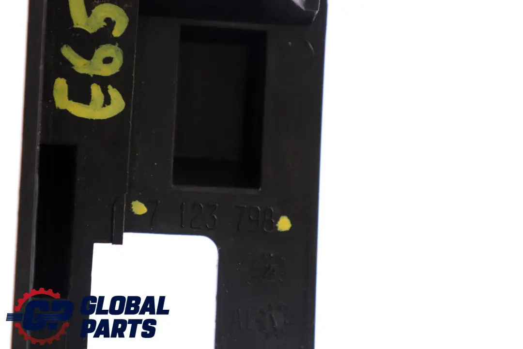 BMW E65 E66 E67 Rear Right O/S Bumper Mounting Bracket - SKU 7123798 - Part number 7123798