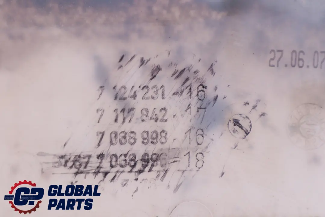 Contenedor Limpiaparabrisas Liquido para Parabrisas para BMW E82 E88 E90 con número de pieza 7124231 BMW E82 E88 E90 Contenedor Limpiaparabrisas Liquido para Parabrisas - SKU 7124231 - Número de pieza 7124231