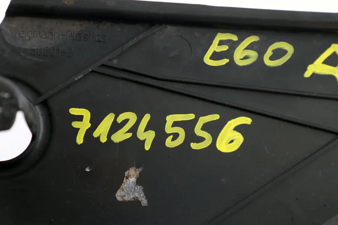 Abdeckung Tank rechts 5171 für BMW 5 6 er E60 E61 E63 mit Teilenummer 7124556 BMW 5 6 er E60 E61 E63 Abdeckung Tank rechts 5171 - SKU 7124556 - Teilenummer 7124556