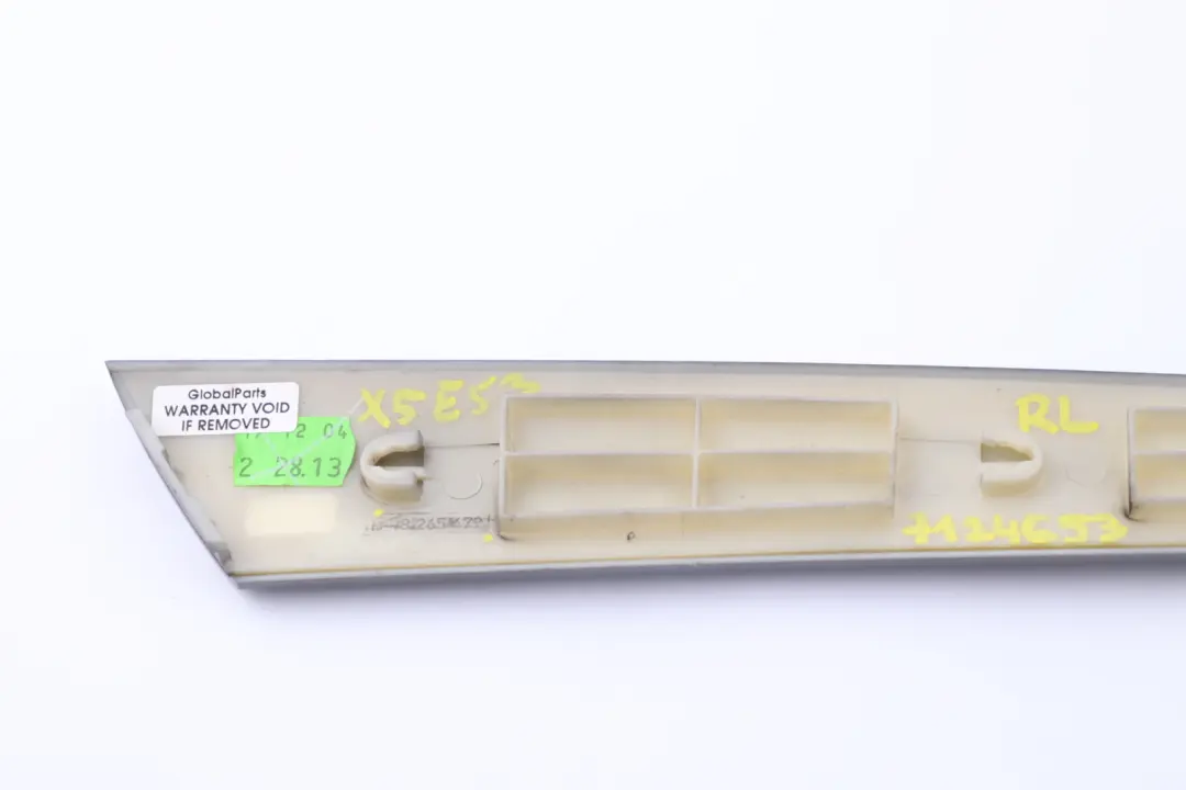 Listwa ozdobna drzwi lewy tył Titan do BMW E53 X5 o numerze 8265479 BMW E53 X5 Listwa ozdobna drzwi lewy tył Titan - SKU 7124653 - Numer Części 8265479