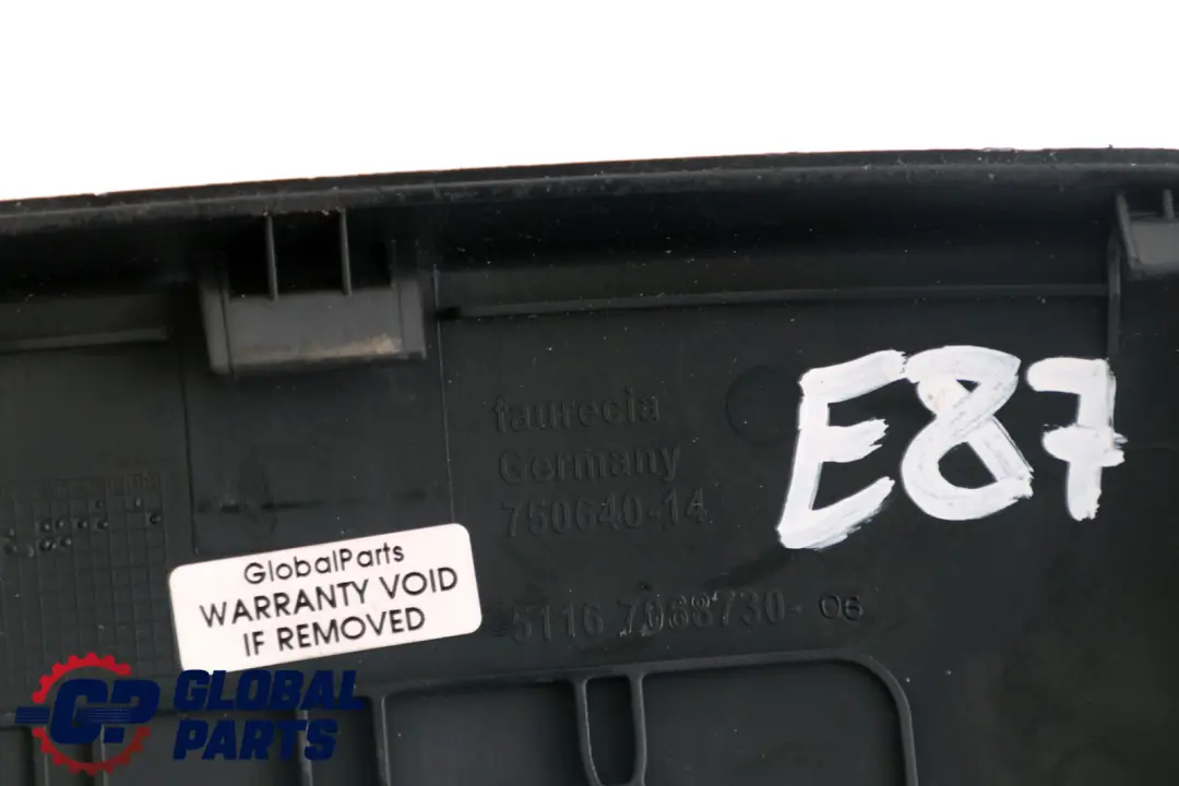 Blende Mittelkonsole hinten Schwarz 7068730 für BMW 1 er E87 mit Teilenummer 7124775 BMW 1 er E87 Blende Mittelkonsole hinten Schwarz 7068730 - SKU 7124775 - Teilenummer 7124775