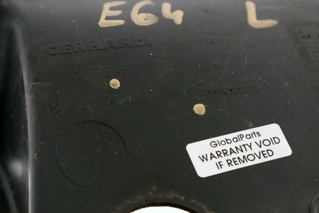 Osłona zaślepka obudowa rynienki lewa do BMW E64 o numerze 7124911 BMW E64 Osłona zaślepka obudowa rynienki lewa - SKU 7124911 - Numer Części 7124911