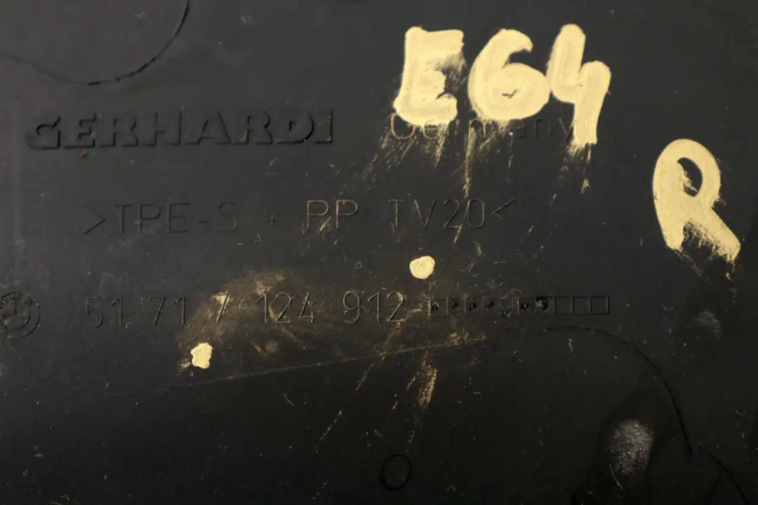 Osłona Zaślepka Obudowa Rynienki Prawa do BMW E64 o numerze 7124912 BMW E64 Osłona Zaślepka Obudowa Rynienki Prawa - SKU 7124912 - Numer Części 7124912