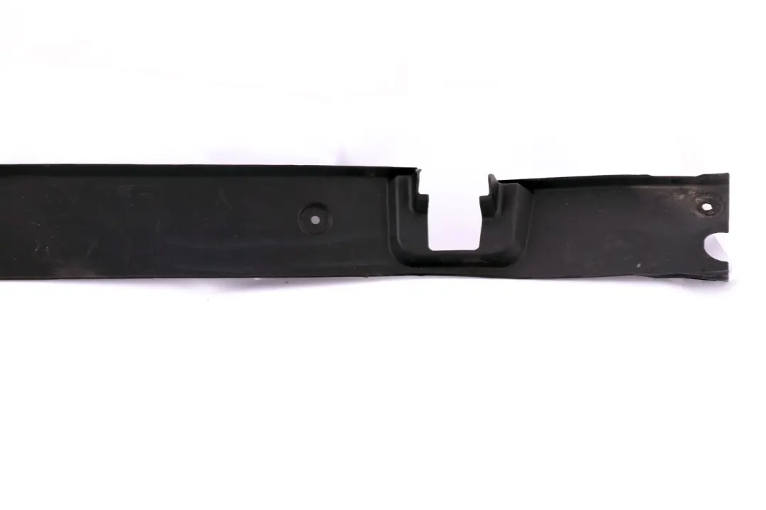 Tapa Canal de Agua Trasero para BMW E64 LCI Convertible con número de pieza 7124913 BMW E64 LCI Convertible Tapa Canal de Agua Trasero - SKU 7124913 - Número de pieza 7124913