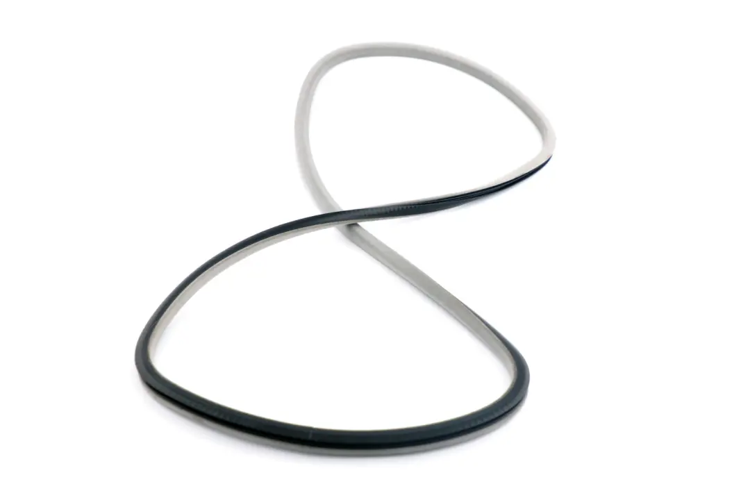 Toit Vitre Ouvrant Joint en Caoutchouc Gris 5144 pour BMW E90 E91 E92 à propos du numéro de pièce 7124937 BMW E90 E91 E92 Toit Vitre Ouvrant Joint en Caoutchouc Gris 5144 - SKU 7124937 - Numéro de pièce 7124937