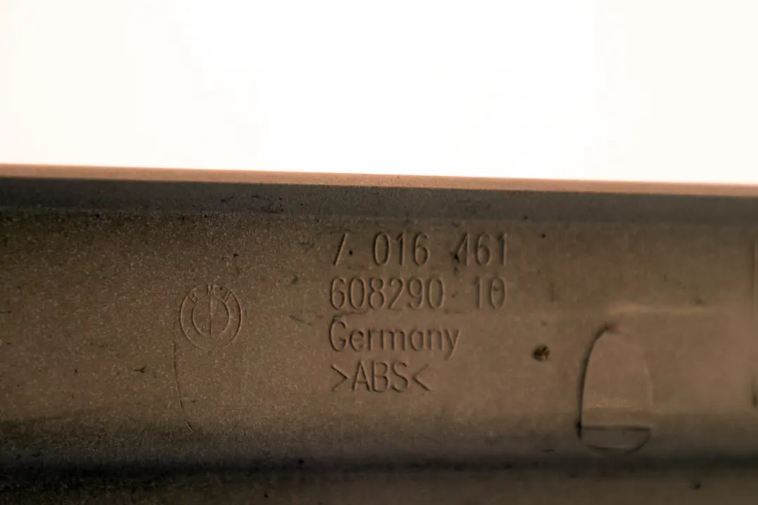 BMW E60 E61 LCI Osłona Górna Szyny Fotela Lewy Przód - SKU 7124983 - Numer Części 7124983