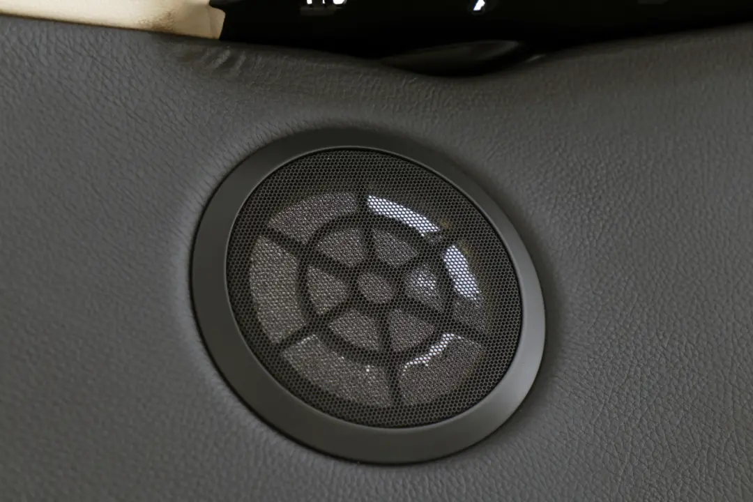 BMW 6er-Reihe E63 E64 Seitenverkleidung Leder hinten rechts CREAMBEIGE - SKU 7125032 - Teilenummer 7125032