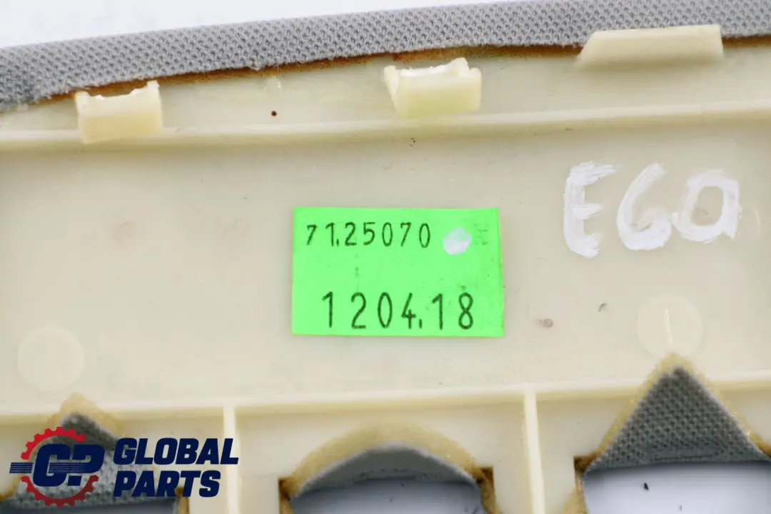 Blende Himmel Vorne Himmelgrau für BMW 5 er E60 E61 mit Teilenummer 7125070 BMW 5 er E60 E61 Blende Himmel Vorne Himmelgrau - SKU 7125070 - Teilenummer 7125070