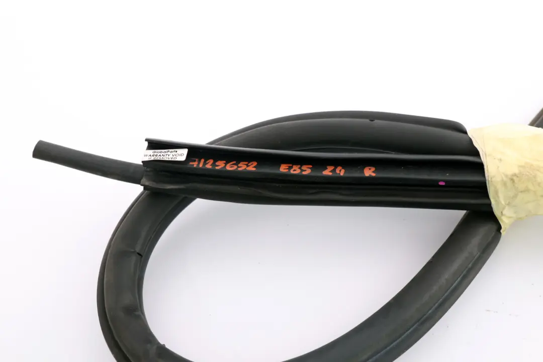 BMW Z4 Series E85 Door Seal Edge Protection Seal Gasket Front Right O/S - SKU 7125652 - Part number 7125652