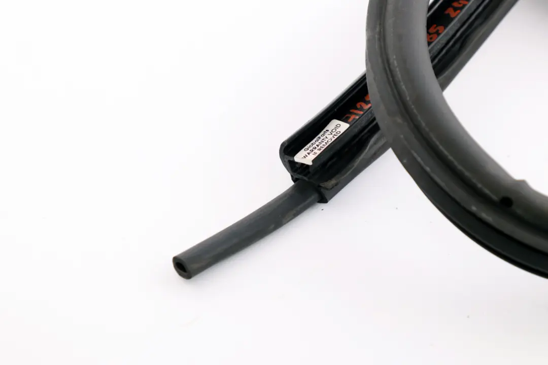 BMW Z4 Series E85 Door Seal Edge Protection Seal Gasket Front Right O/S - SKU 7125652 - Part number 7125652