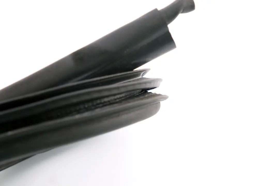 Osłona Uszczelka Drzwi Prawy Przód do BMW Z4 E85 o numerze 7125652 BMW Z4 E85 Osłona Uszczelka Drzwi Prawy Przód - SKU 7125652 - Numer Części 7125652