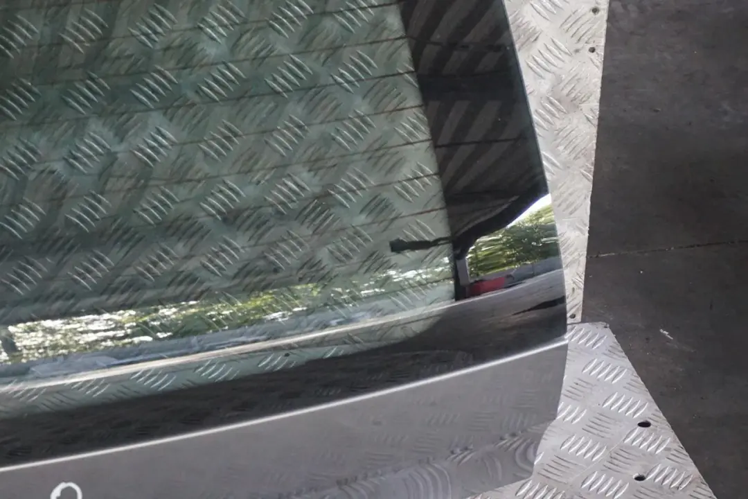 Klapa bagażnika pokrywa stahlgrau 400 do BMW E53 X5 o numerze 7126015 BMW E53 X5 Klapa bagażnika pokrywa stahlgrau 400 - SKU 7126015-STG - Numer Części 7126015