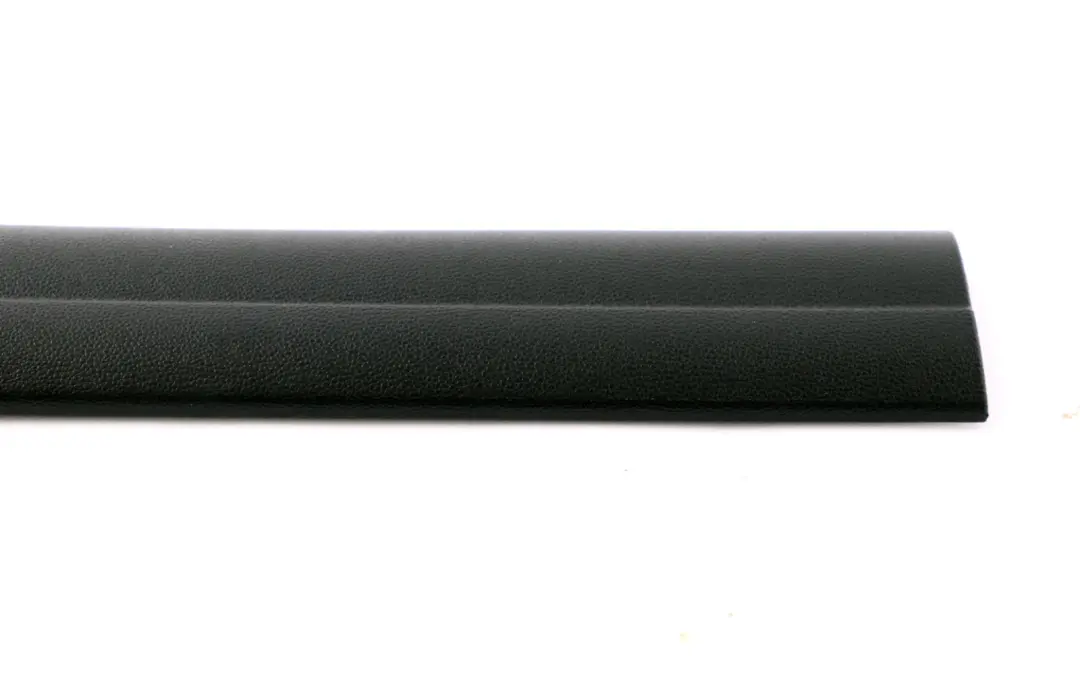 BMW E90 E91 Striscia Chiusura Porta Anteriore Copertura In Plastica Nera - SKU 7126465 - Numero di parte 7058149